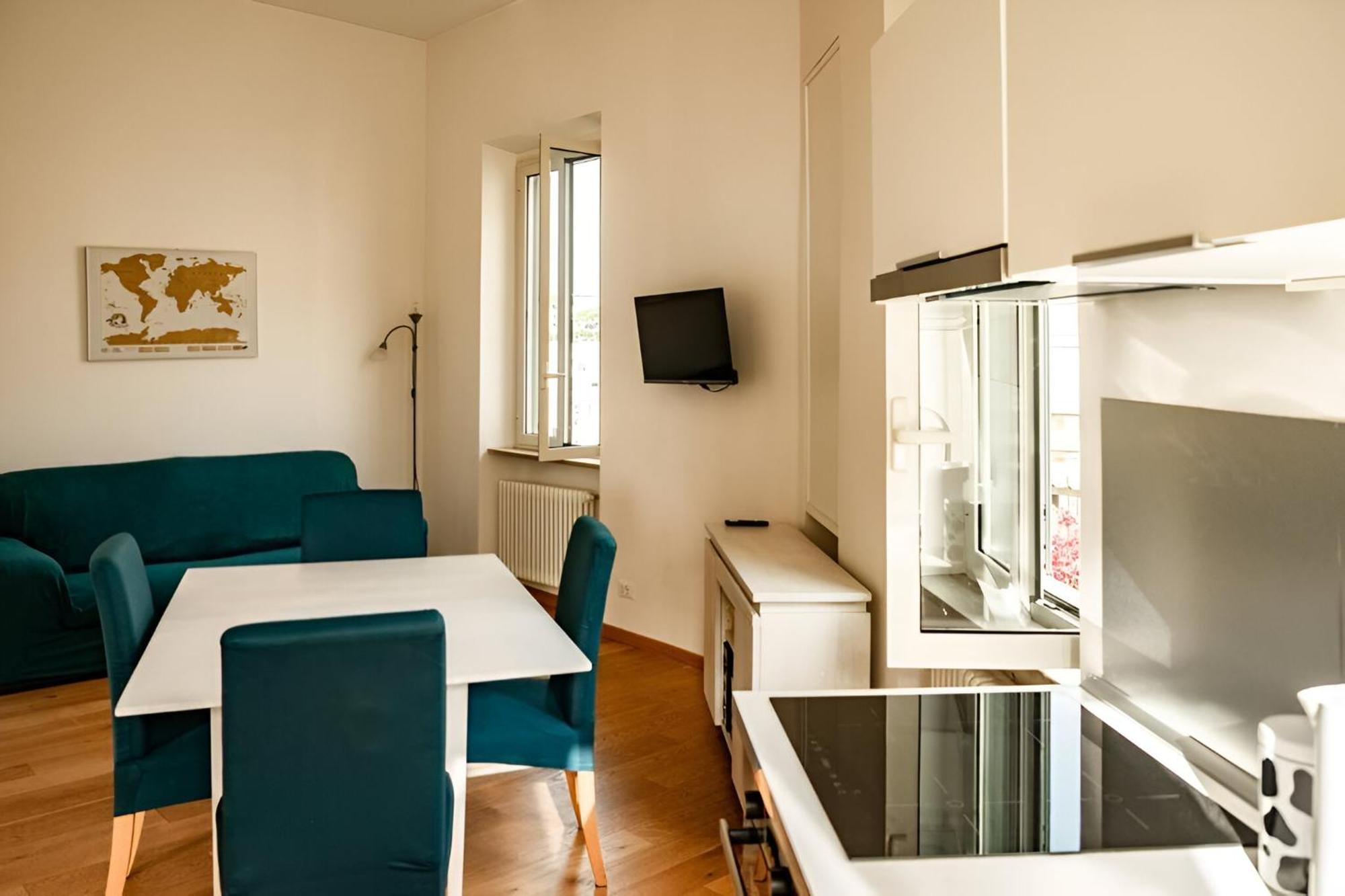 Clivo's 2 Buddyrent Apartment Rom